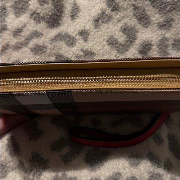 Deluxe Plaid Wallet with Wrist Strap NWT - Picture 2 of 7